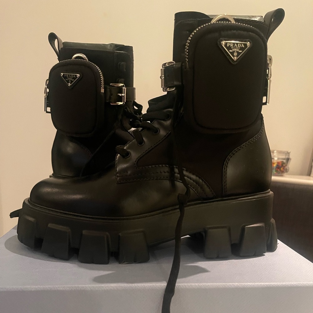 ❌SOLD❌Prada Monolith mini bad lug sole combat boot size 40